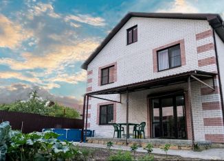 Продаю дом, 200 м2, Ставрополь, бульвар Зелёная Роща, микрорайон № 18