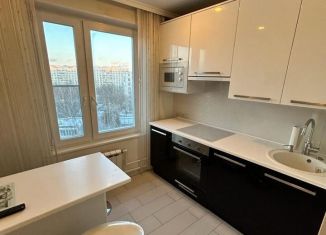 Продам 3-ком. квартиру, 60 м2, Москва, Строгинский бульвар, 13к3, район Строгино