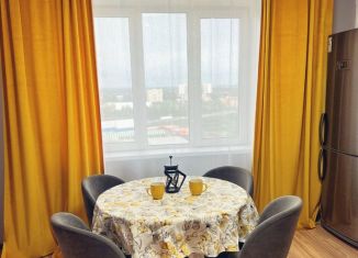 Двухкомнатная квартира в аренду, 55 м2, Обь, Октябрьская улица, 3