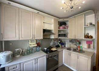 Продам 3-ком. квартиру, 63.9 м2, Сестрорецк, улица Токарева, 18