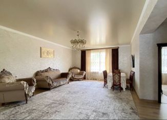 Продаю дом, 300 м2, Нальчик, район Центр, площадь 400-летия