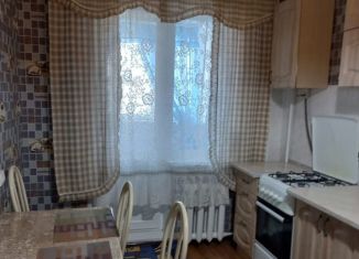 Сдам 3-комнатную квартиру, 67 м2, Керчь, улица Блюхера, 15