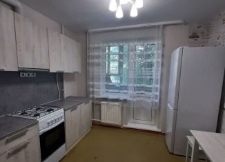 Сдаю в аренду 2-комнатную квартиру, 54 м2, Псков, Коммунальная улица, 49