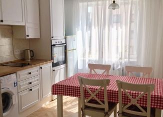 Сдам 1-ком. квартиру, 40 м2, Керчь, шоссе Героев Сталинграда, 8/1