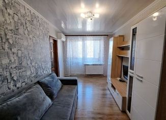 Сдаю двухкомнатную квартиру, 42 м2, Тихорецк, улица Меньшикова, 32А