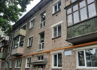 Продам 2-комнатную квартиру, 42.1 м2, Гатчина, улица Гагарина, 22