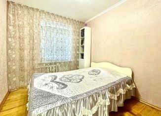 Продается трехкомнатная квартира, 62 м2, Адыгейск, улица Чайковского, 3