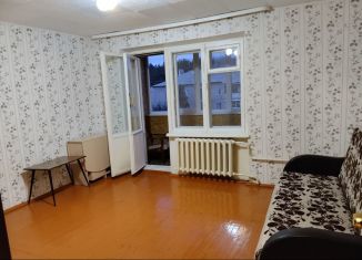 Сдаю в аренду однокомнатную квартиру, 42 м2, Верхнеуральск, Комсомольская улица, 29