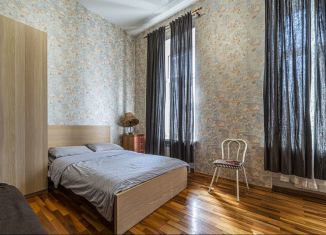 Сдается в аренду двухкомнатная квартира, 55 м2, Санкт-Петербург, Миллионная улица, 18