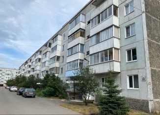 Продается двухкомнатная квартира, 52.5 м2, поселок городского типа Шушенское, 3-й микрорайон, 10