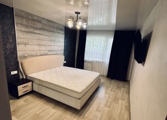 Сдаю в аренду 3-ком. квартиру, 100 м2, Лесной, улица Ленина, 108А