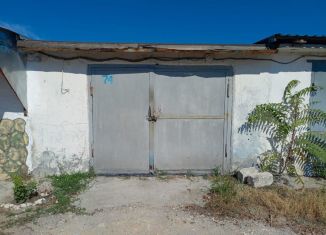 Продам гараж, 24 м2, посёлок городского типа Новоозёрное, Центральная площадь