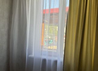 Сдается в аренду 2-комнатная квартира, 80 м2, Крым, улица Винодела Егорова, 81