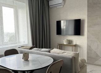 Сдается в аренду двухкомнатная квартира, 75 м2, Тверь, улица Скворцова-Степанова, 40