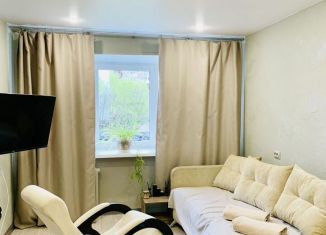 Сдача в аренду 2-ком. квартиры, 46 м2, Мурманск, улица Полярные Зори, 41к4