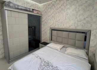 Продам 1-комнатную квартиру, 43 м2, Ялта, Садовая улица, 17