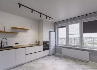Аренда трехкомнатной квартиры, 75 м2, Тюмень, улица Фармана Салманова, 3