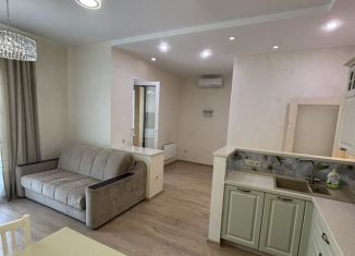 Сдаю 3-ком. квартиру, 80 м2, Тюмень, улица 50 лет Октября, 57А