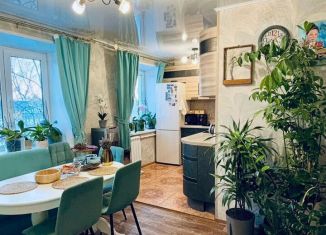 Продам 3-ком. квартиру, 63 м2, Искитим, микрорайон Центральный, 10