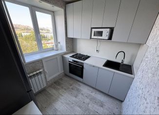 Сдается 2-ком. квартира, 45.5 м2, Мурманск, Гвардейская улица, 13