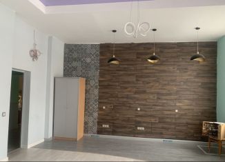 Сдача в аренду помещения свободного назначения, 100 м2, Среднеуральск, улица Ленина, 4