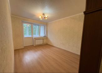 Продаю 1-ком. квартиру, 30 м2, Шебекино, Нежегольское шоссе, 13В