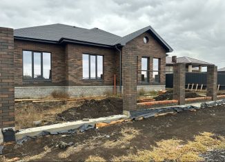 Продаю дом, 125 м2, село Чалтырь, улица 6-я Линия