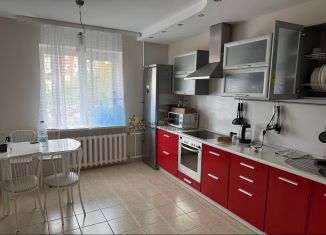 Сдаю 2-ком. квартиру, 56 м2, Республика Башкортостан, улица Менделеева, 114/2