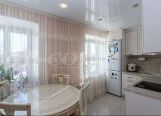 Продается 2-комнатная квартира, 45 м2, Тобольск, 4-й микрорайон, 38