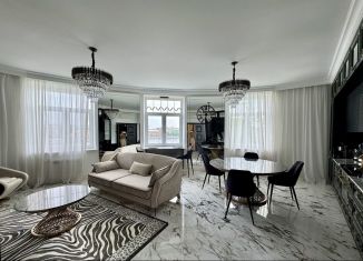 Продам 4-комнатную квартиру, 177.1 м2, Санкт-Петербург, Аптекарская набережная, 6, метро Лесная