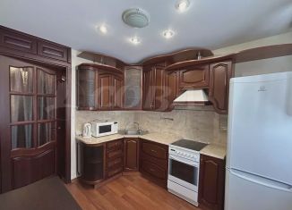 Сдаю 2-ком. квартиру, 65 м2, Тобольск, 9-й микрорайон, 17А