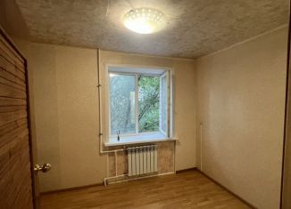 Продаю квартиру со свободной планировкой, 13.9 м2, Тольятти, улица Чапаева, 145