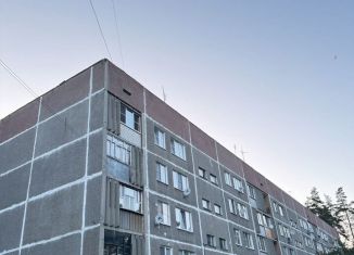 Продаю трехкомнатную квартиру, 63.3 м2, Курчатов, Сосновая улица, 1