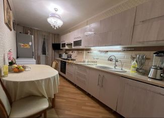 Трехкомнатная квартира в аренду, 80 м2, Республика Башкортостан, улица Рихарда Зорге, 8/1