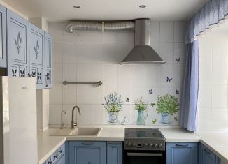 Продаю 1-комнатную квартиру, 50 м2, Киров, Никитская улица, 159