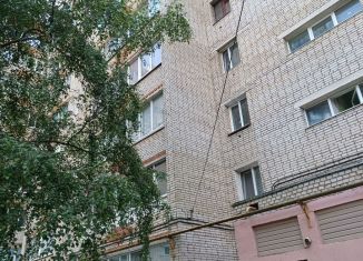 Продажа 4-ком. квартиры, 72 м2, Алексин, Тульская улица, 135к1