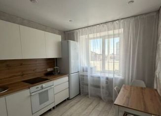 Сдается в аренду 1-ком. квартира, 40 м2, Уфа, улица Ленина, 83