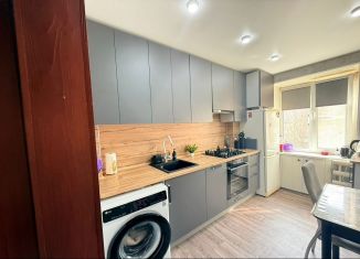 Продажа 2-ком. квартиры, 54 м2, Губкин, улица Космонавтов, 5