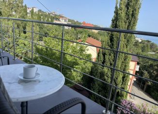 Сдам двухкомнатную квартиру, 21 м2, посёлок городского типа Симеиз, улица Михаила Баранова, 12А