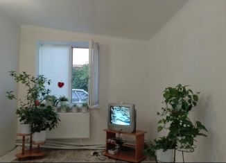 Продается четырехкомнатная квартира, 60 м2, Евпатория, улица 29-й Авиагородок, 12А