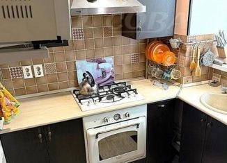 Продаю трехкомнатную квартиру, 43 м2, Курган, Половинская улица, 6