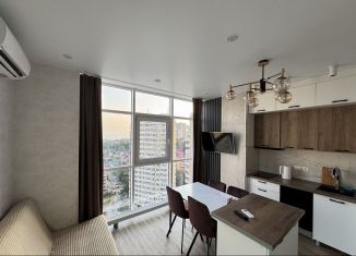 Сдаю 3-комнатную квартиру, 56 м2, Сочи, улица Гастелло, 27Бк1, микрорайон Голубые Дали