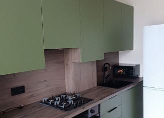 Сдаю в аренду 1-ком. квартиру, 32 м2, Калининград, Крейсерская улица, 13к1
