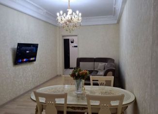 Сдам 1-комнатную квартиру, 69 м2, Махачкала, улица Гаджи Алибегова, 16, Кировский внутригородской район