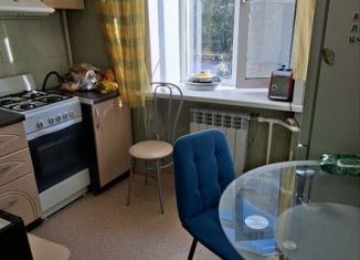 Продается двухкомнатная квартира, 45 м2, Березники, улица Челюскинцев, 10