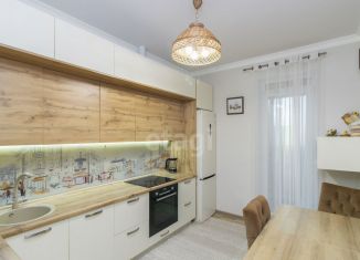 Продается 3-комнатная квартира, 81 м2, Тюмень, улица 50 лет Октября, 57Ак1