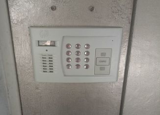 Трехкомнатная квартира на продажу, 48 м2, Ростов-на-Дону, Калужская улица