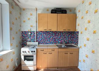 Сдаю в аренду 1-ком. квартиру, 34 м2, Чебоксары, улица Эльгера, 16
