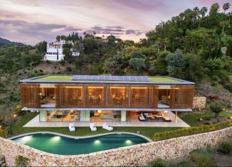 Продам коттедж, 450 м2, Крым, Автомобильная улица, 14