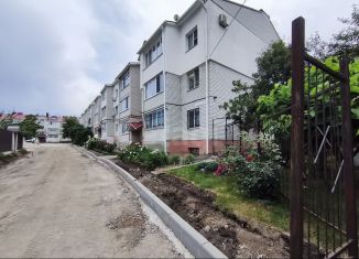 Продам 1-ком. квартиру, 36 м2, Саратов, улица имени Н.В. Исаева, 4